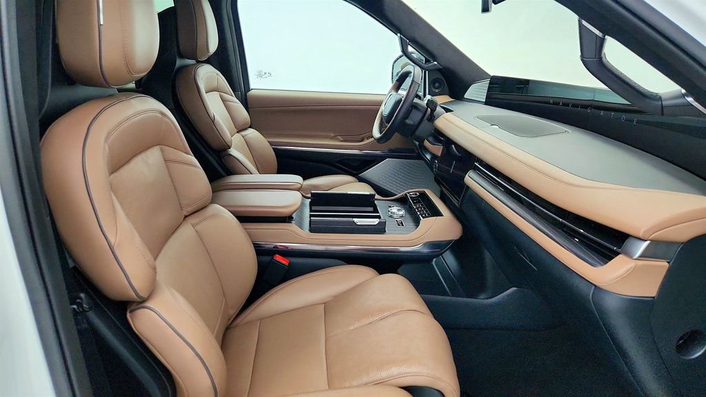 Used 2025 Lincoln Navigator L Black Label image 30