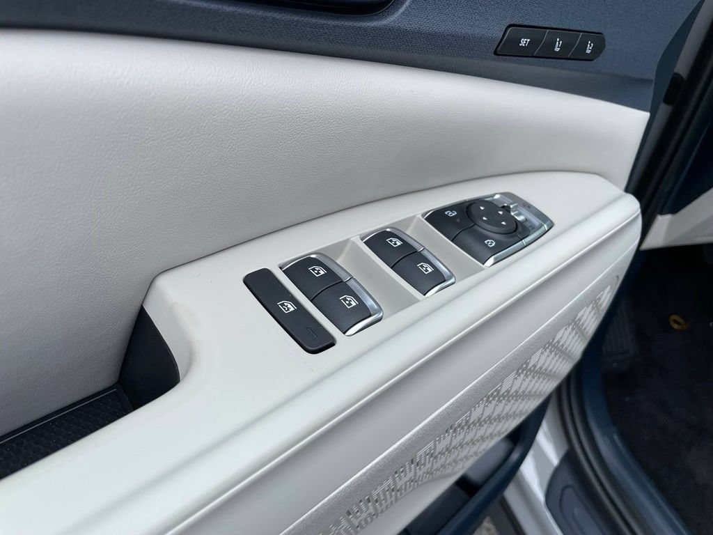 New 2026 Kia Carnival EX FWD image 12