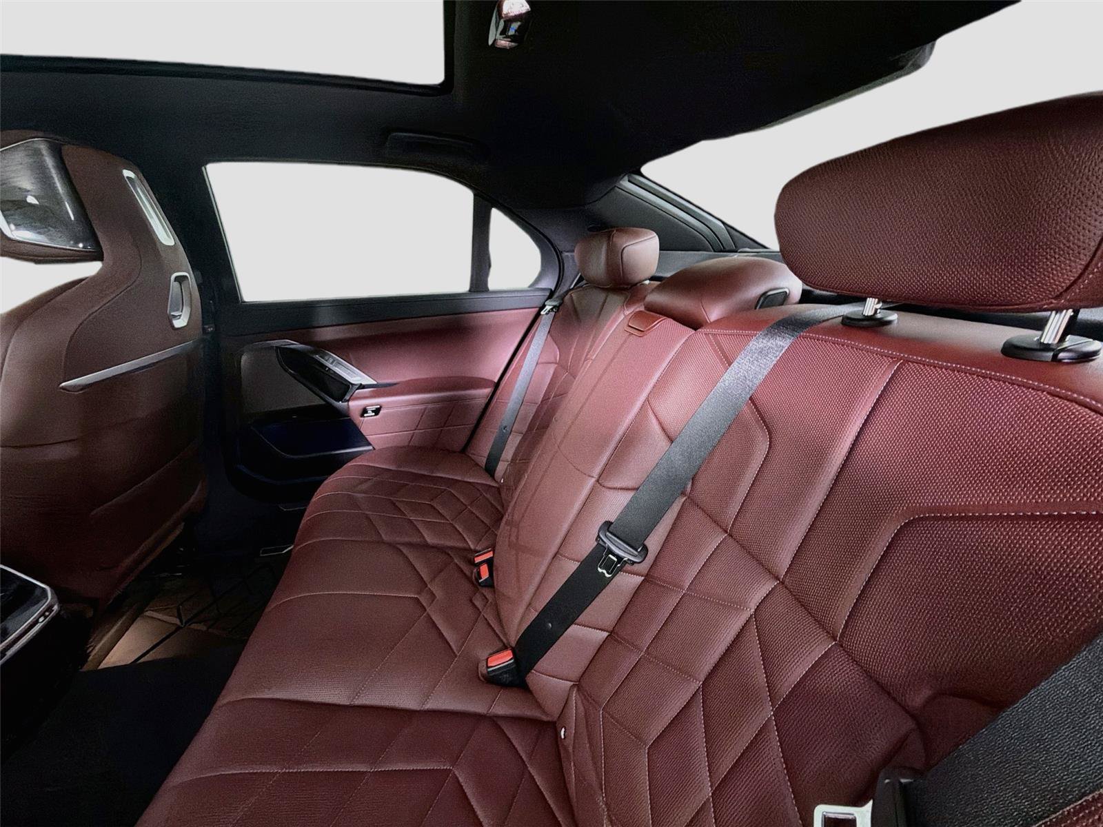 Used 2023 BMW 740i RWD image 25