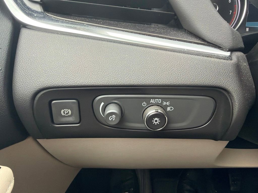 Used 2018 Buick Enclave Premium AWD/4WD image 32
