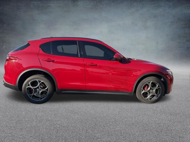 Used 2018 Alfa Romeo Stelvio Sport w/ Quick Order Package 22J Sport AWD/4WD image 6