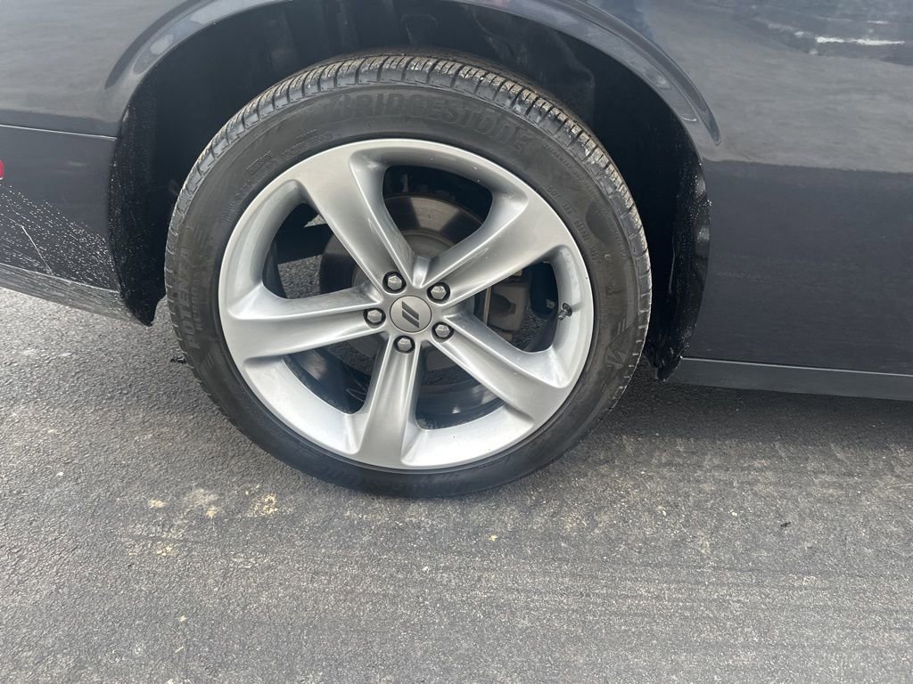 Used 2018 Dodge Challenger R/T RWD image 6
