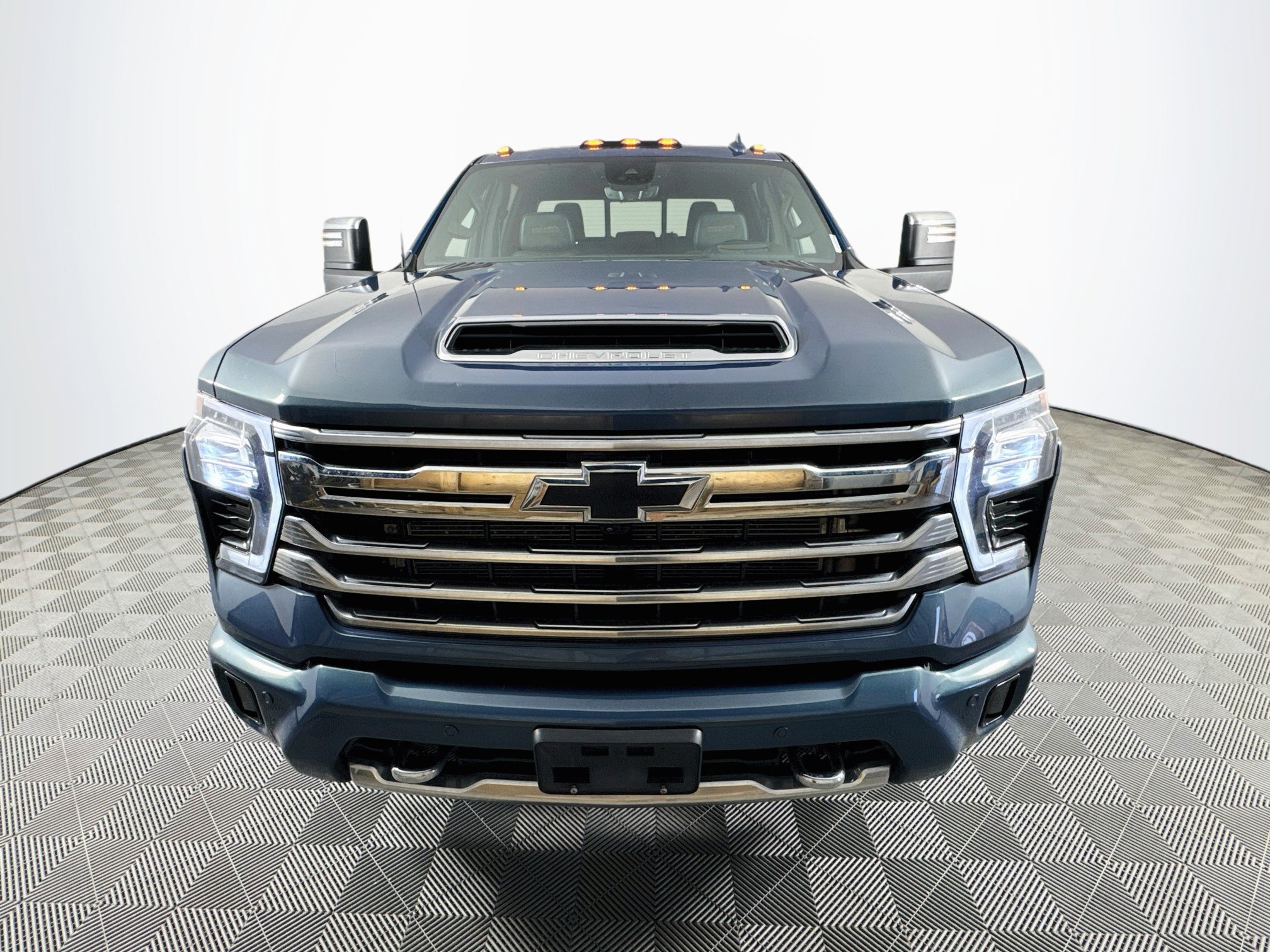 Used 2026 Chevrolet Silverado 3500 High Country w/ High Country Premium Package AWD/4WD video 2
