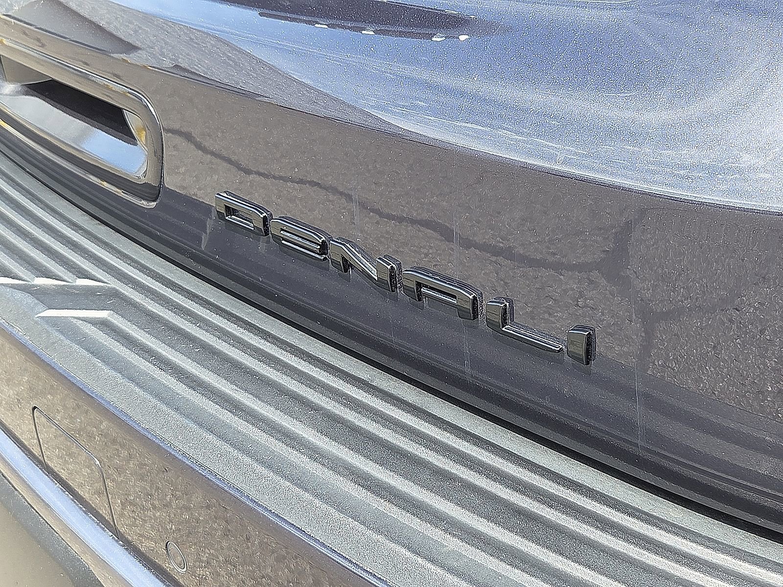 Certified 2023 GMC Yukon Denali Ultimate image 8