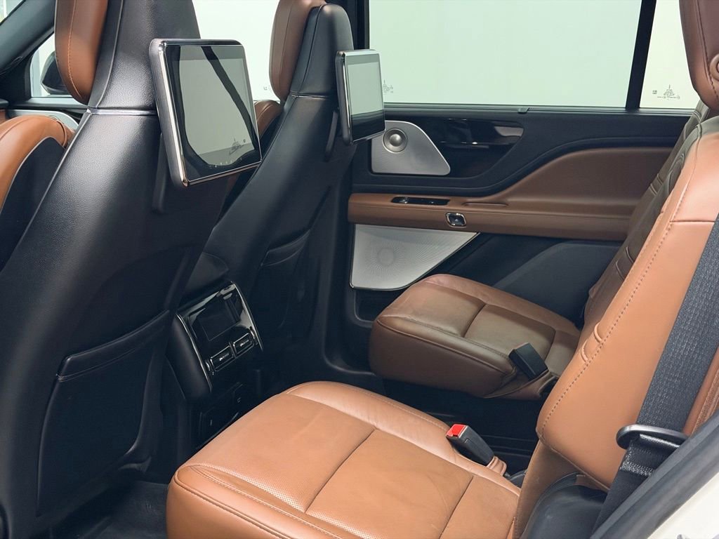 Used 2023 Lincoln Aviator Reserve w/ Equipment Group 201A image 29