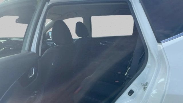 Used 2020 Nissan Rogue SV FWD image 14