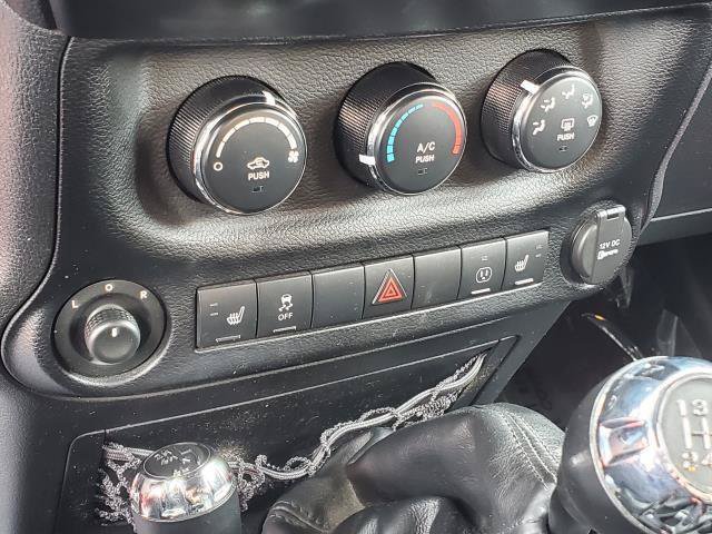 Used 2013 Jeep Wrangler Sahara AWD/4WD image 12