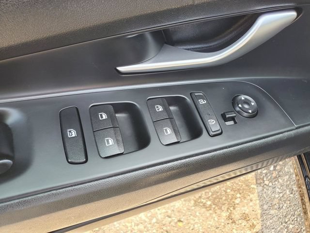 Used 2023 Hyundai Elantra SEL FWD image 9