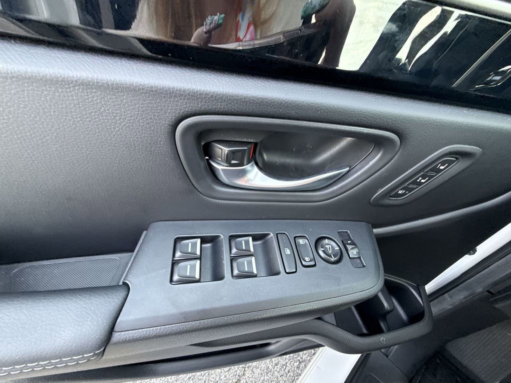 Used 2025 Honda Pilot EX-L image 30