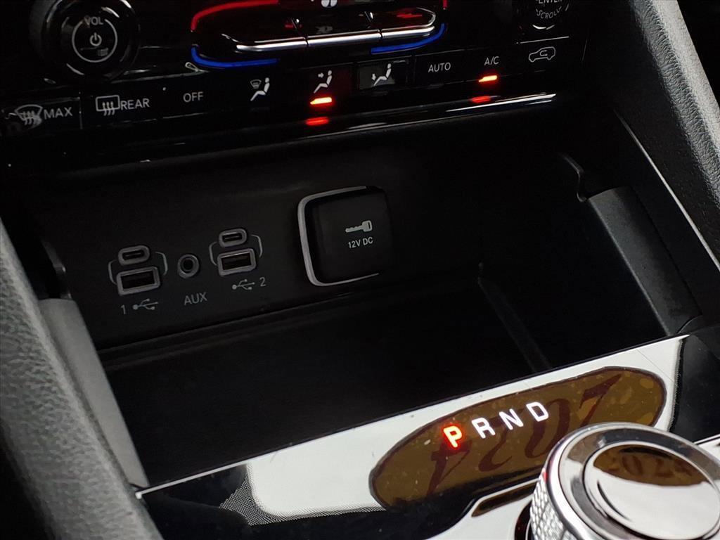 Used 2024 Jeep Grand Cherokee L Laredo image 22