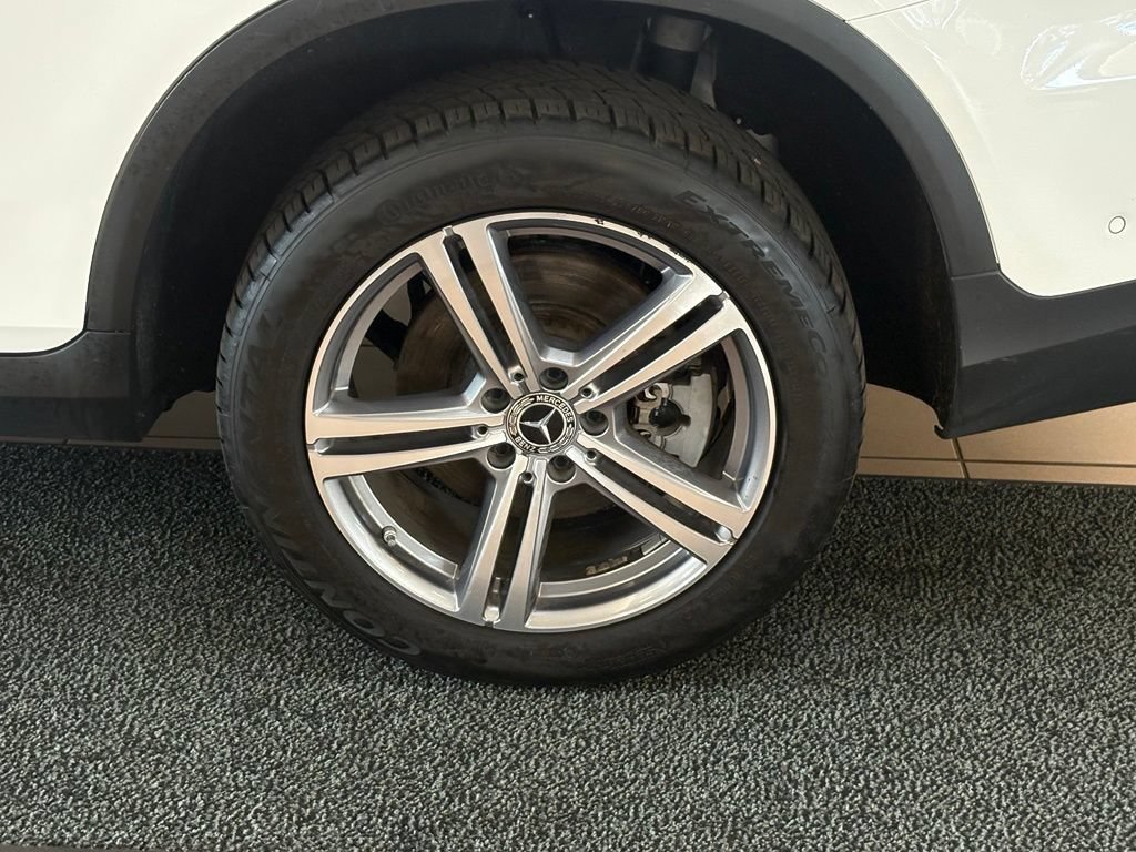 Used 2021 Mercedes-Benz GLC 300 4MATIC image 9