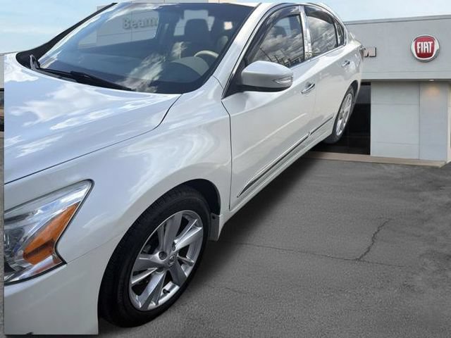 Used 2015 Nissan Altima 2.5 SL w/ Technology Package FWD image 7
