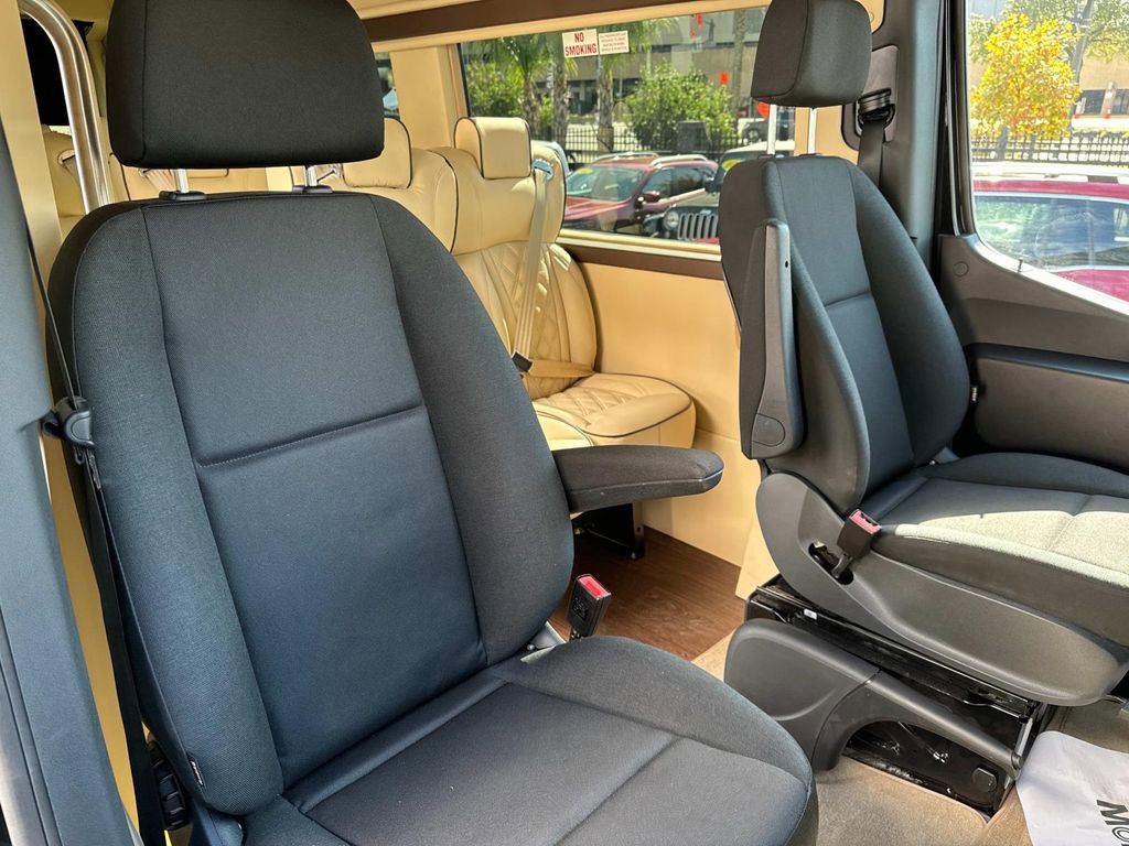 Used 2025 Mercedes-Benz Sprinter 3500 image 11
