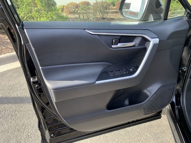 Used 2025 Toyota RAV4 XLE w/ Convenience Package image 17