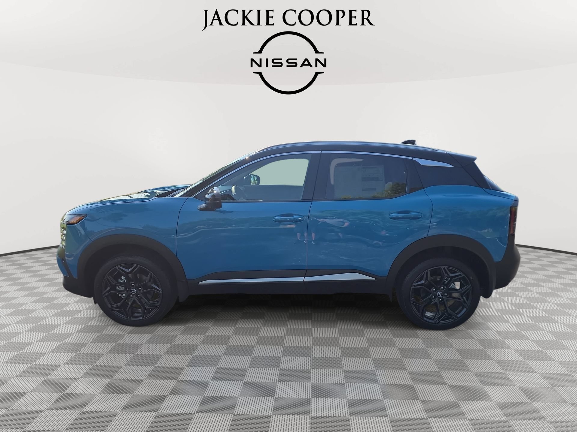 New 2026 Nissan Kicks SR w/ SR Premium Package FWD image 8