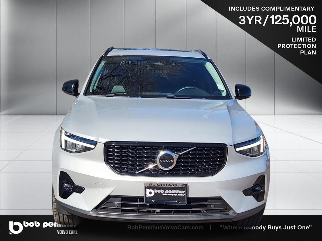 Used 2023 Volvo XC40 B5 Plus w/ Climate Package image 21