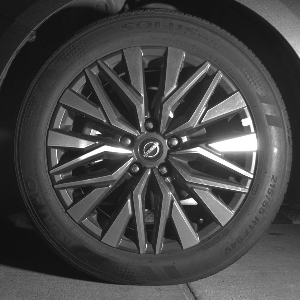 Used 2025 Nissan Altima 2.5 SV FWD image 12