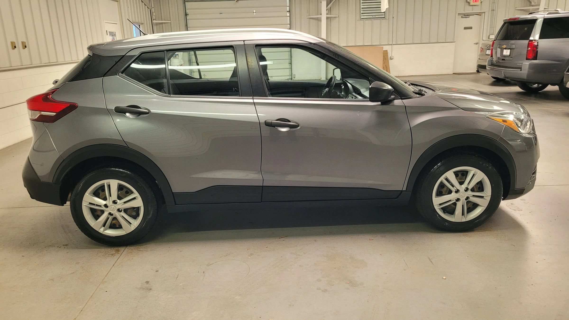 Used 2019 Nissan Kicks S FWD image 9