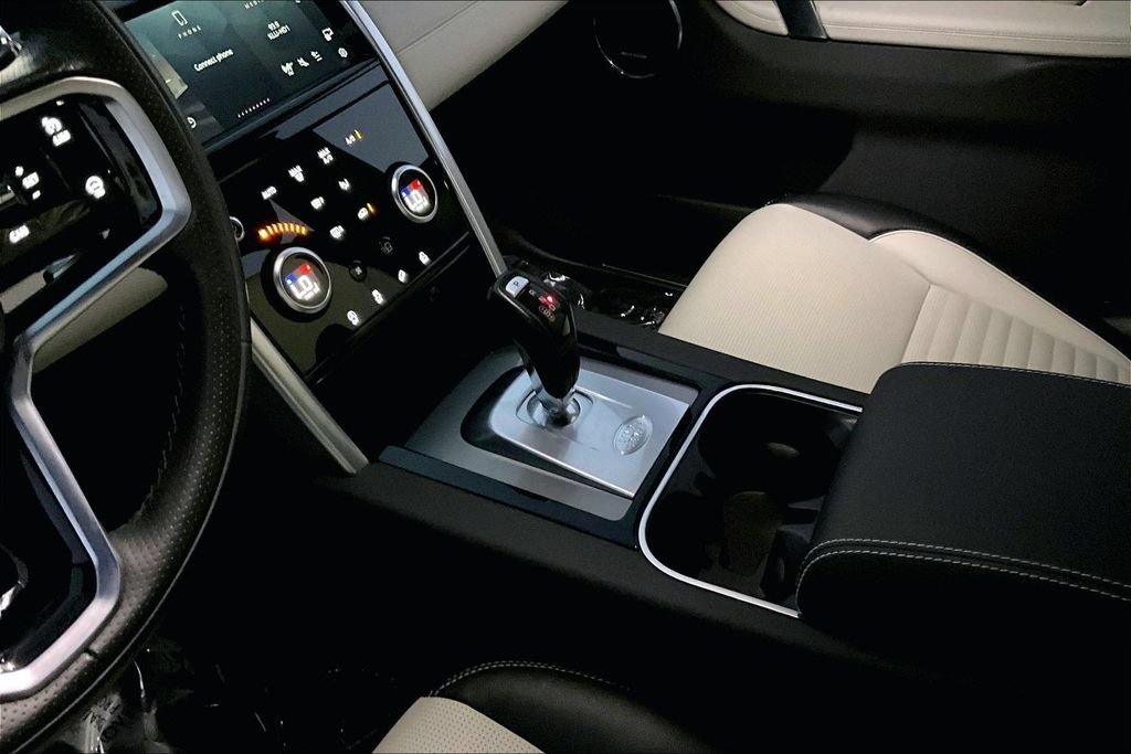 Certified 2022 Land Rover Discovery Sport S R-Dynamic AWD/4WD image 16