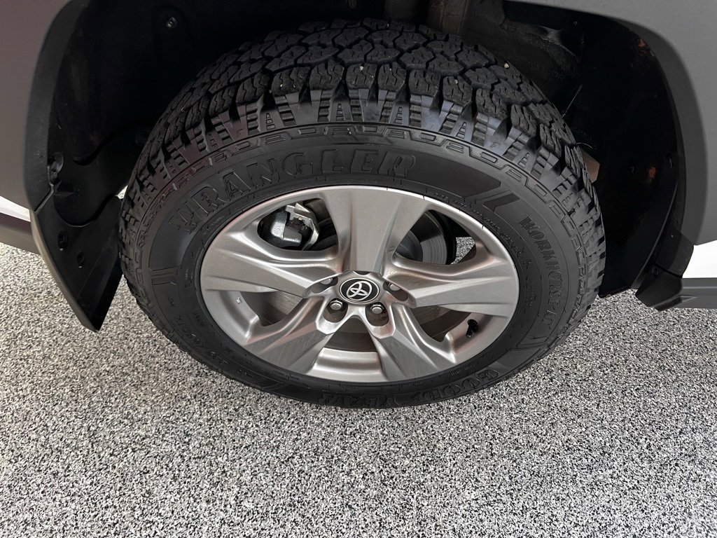 Used 2024 Toyota RAV4 XLE image 9