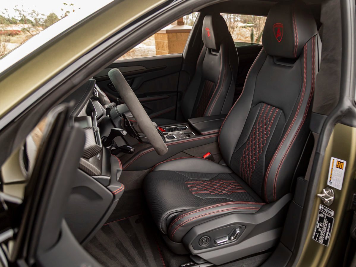 Used 2025 Lamborghini Urus SE image 12