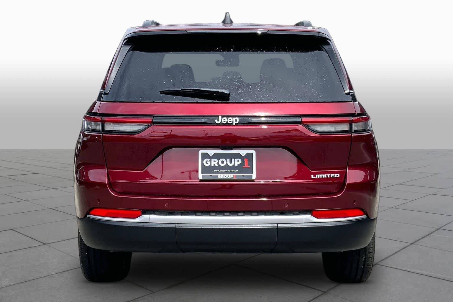 New 2026 Jeep Grand Cherokee Limited RWD image 4