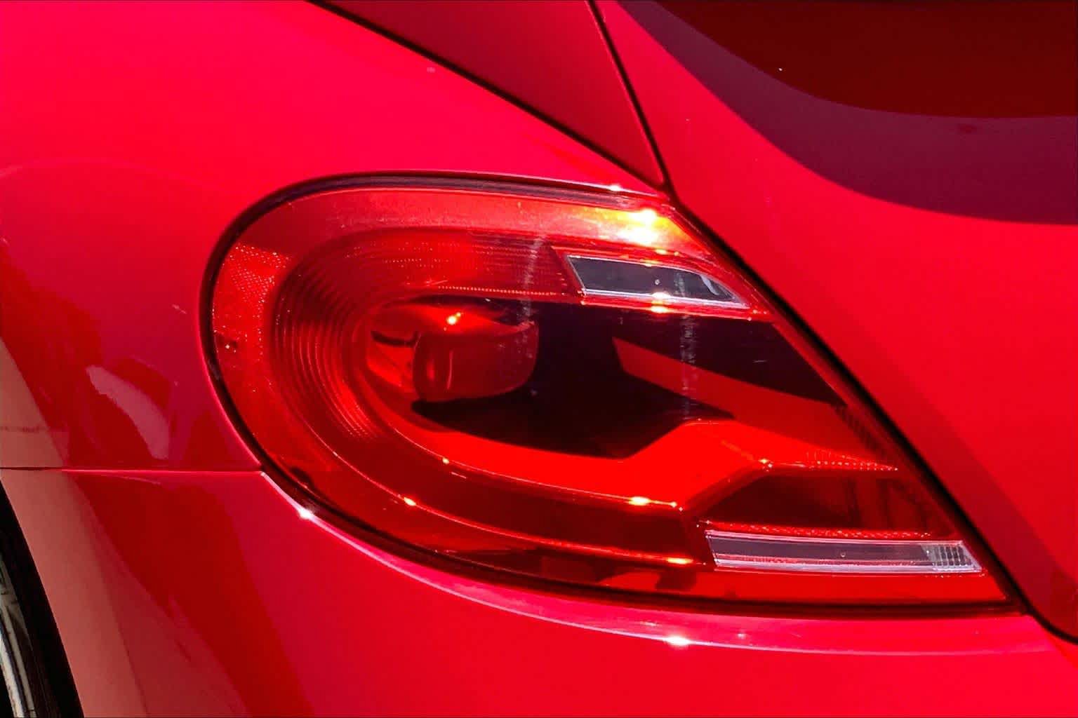 Used 2012 Volkswagen Beetle 2.0T FWD image 23