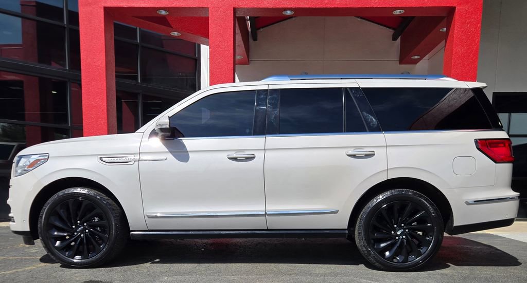 Used 2021 Lincoln Navigator Reserve image 7
