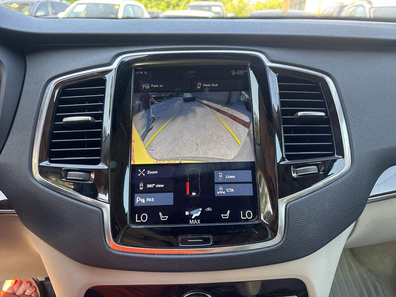 Used 2016 Volvo XC90 T6 Momentum w/ Momentum Plus Package AWD/4WD image 12