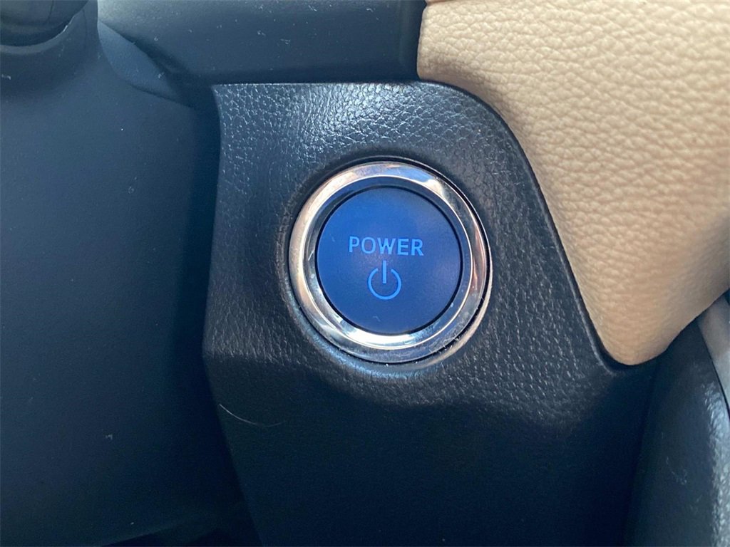 Used 2021 Toyota RAV4 XLE w/ Convenience Package image 30