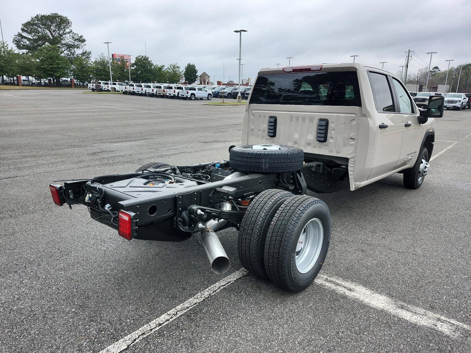 New 2026 GMC Sierra 3500 Pro w/ Convenience Package image 3