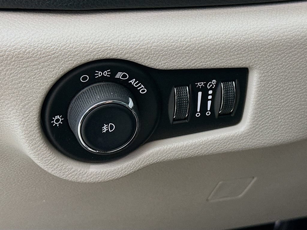 Used 2019 Chrysler Pacifica Limited FWD image 15