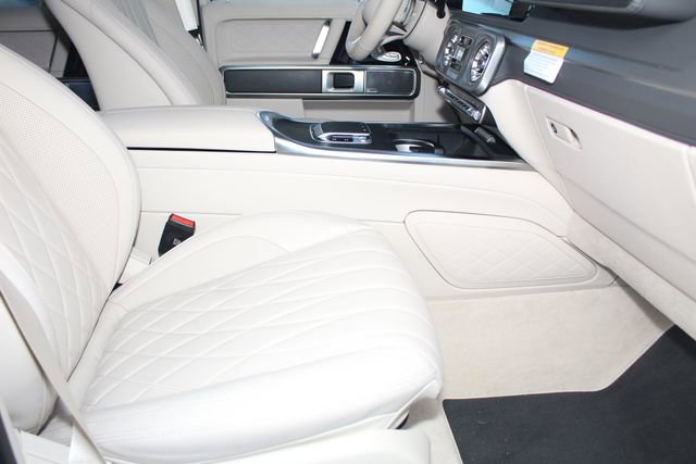 Used 2025 Mercedes-Benz G 550 image 3