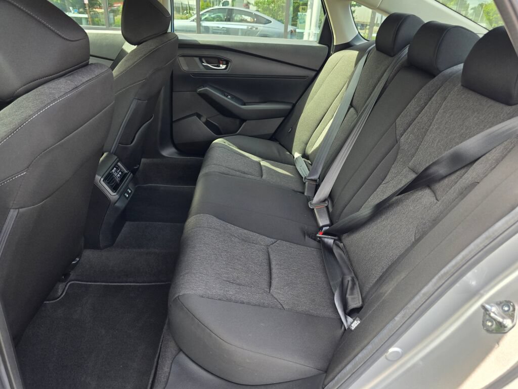 Certified 2025 Honda Accord SE image 18