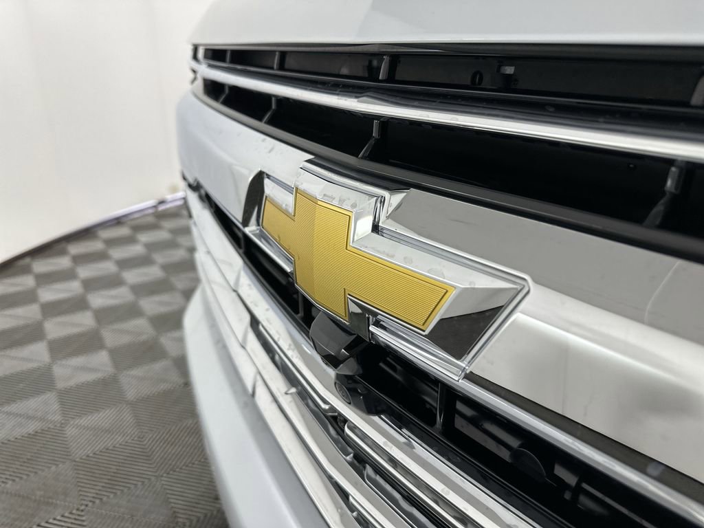 New 2026 Chevrolet Suburban Premier image 31