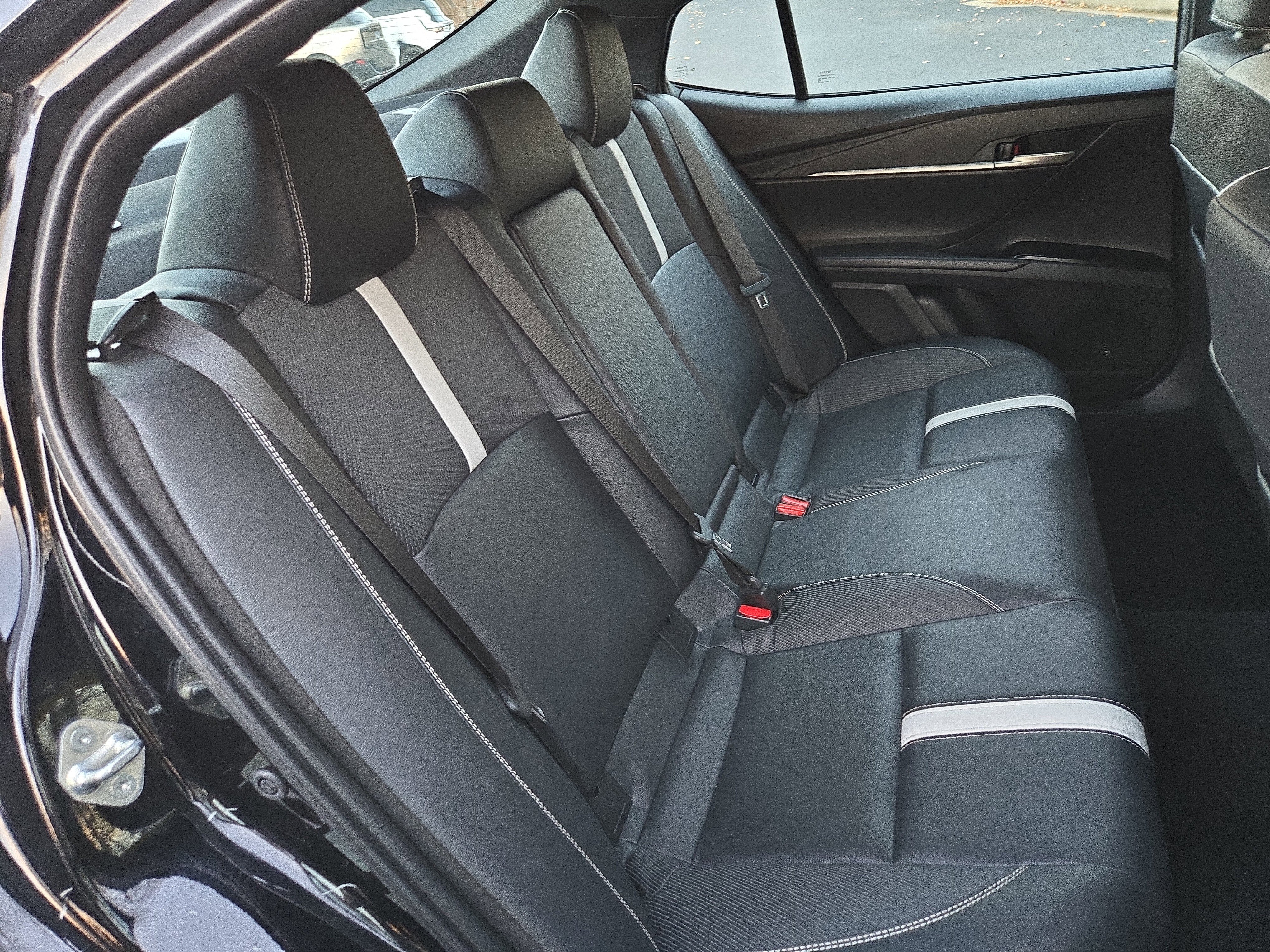 Used 2025 Toyota Camry LE image 28