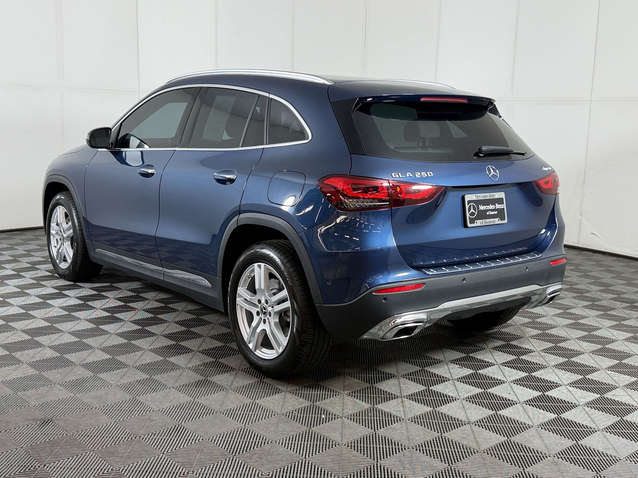 Used 2023 Mercedes-Benz GLA 250 4MATIC image 3