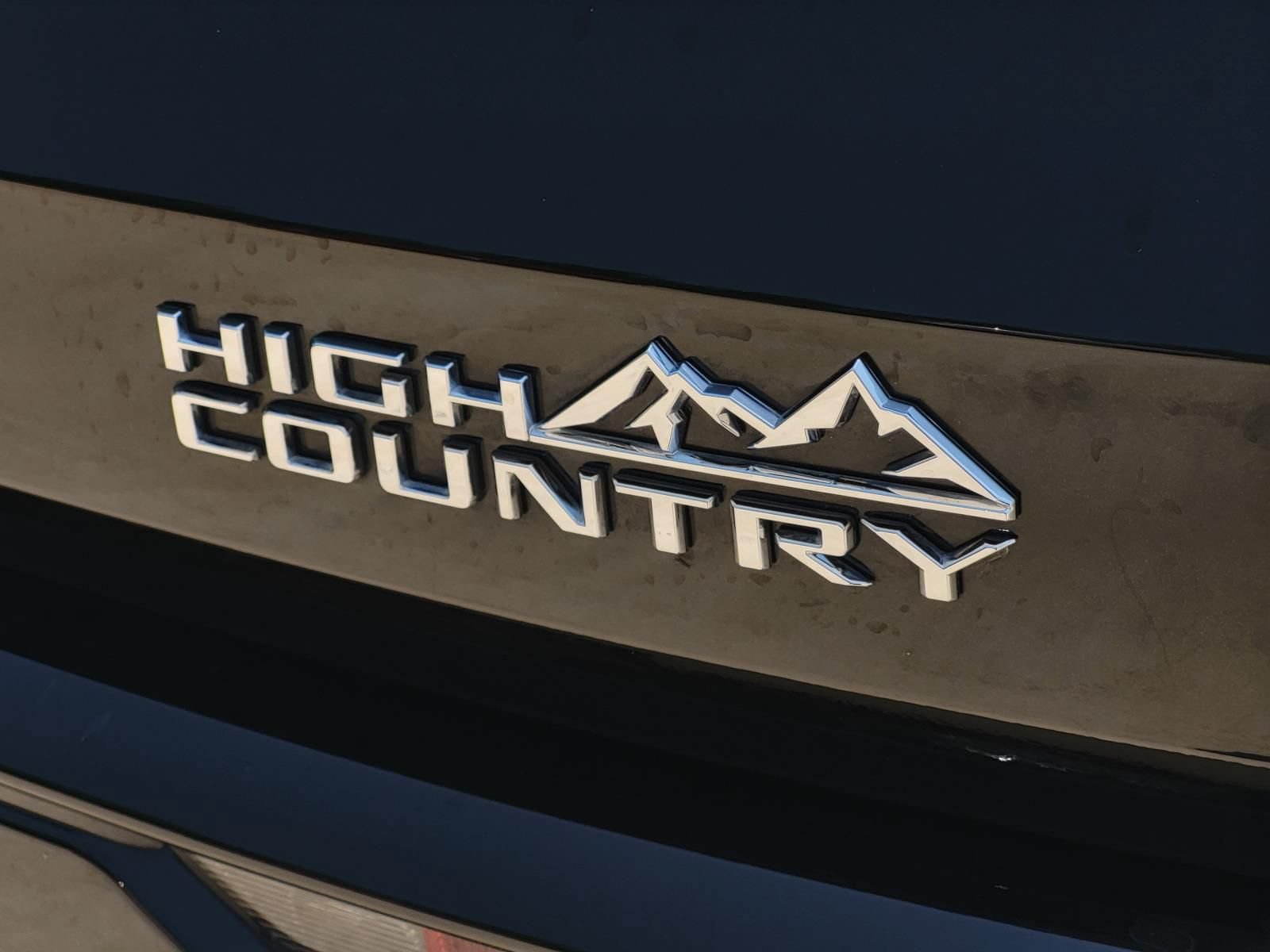 Used 2026 Chevrolet Traverse High Country FWD image 5