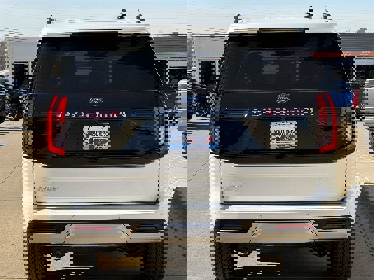 Certified 2025 Ford Expedition Platinum w/ Driver's Package image 6