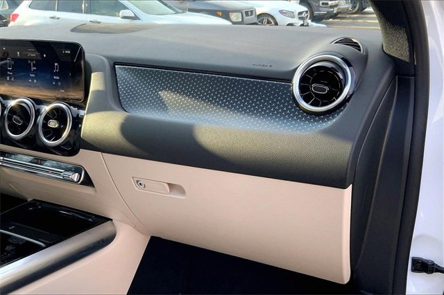 Used 2025 Mercedes-Benz GLA 250 4MATIC image 14