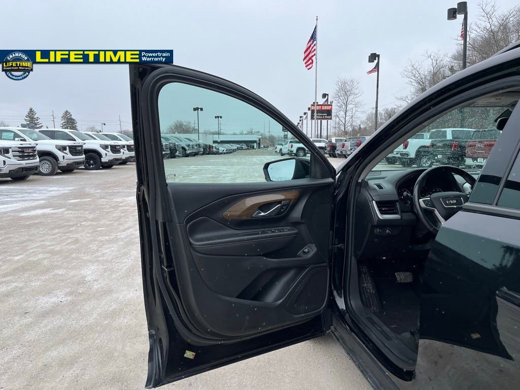 Used 2018 GMC Terrain SLE w/ Driver Convenience Package image 16