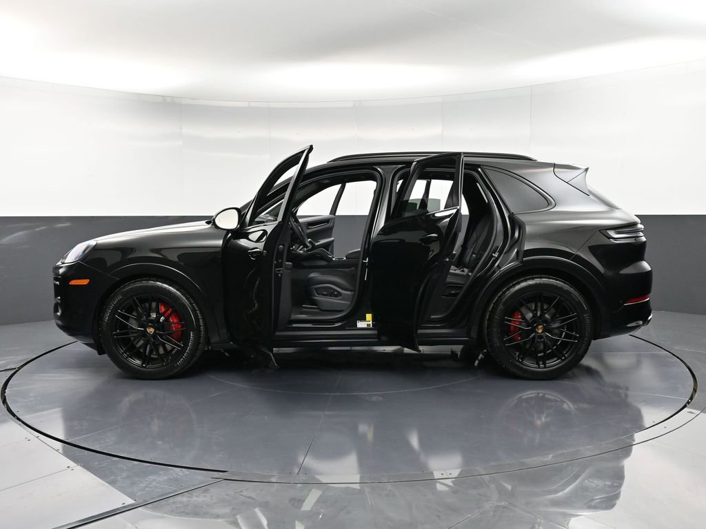 New 2026 Porsche Cayenne GTS image 42