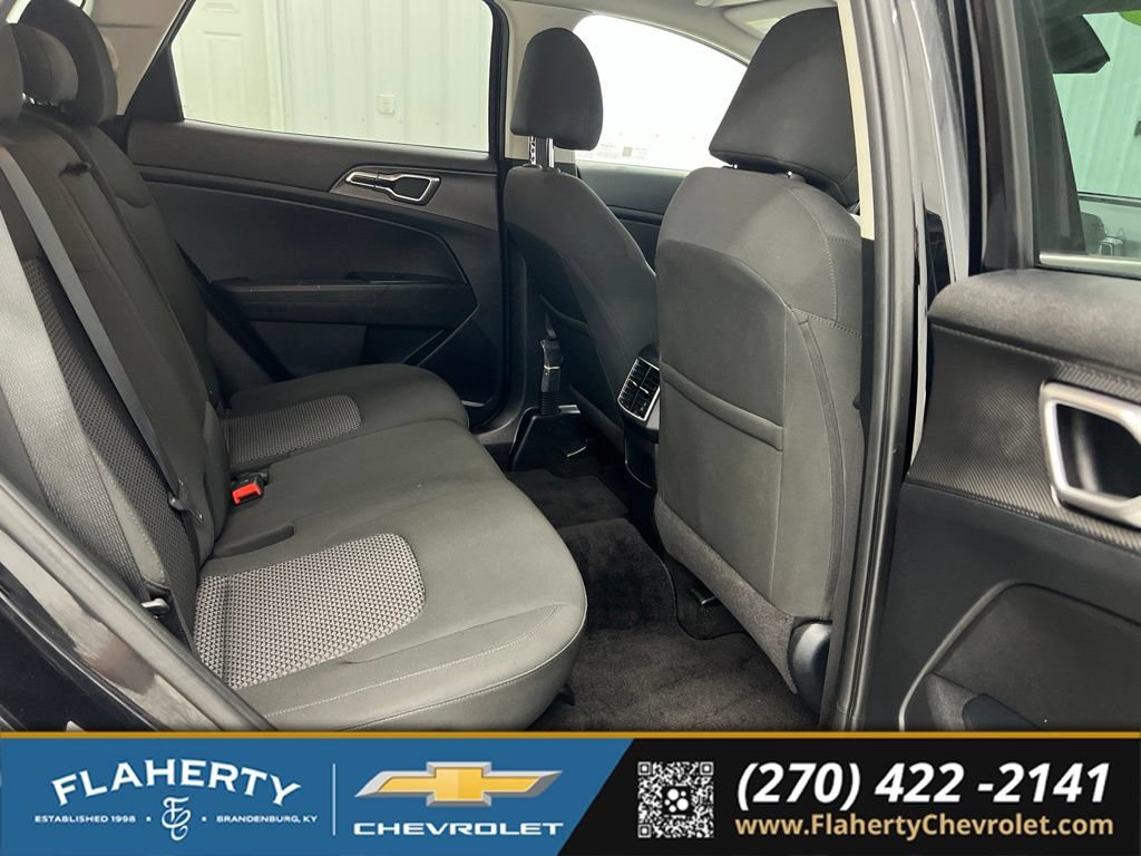 Used 2025 Kia Sportage LX FWD image 13
