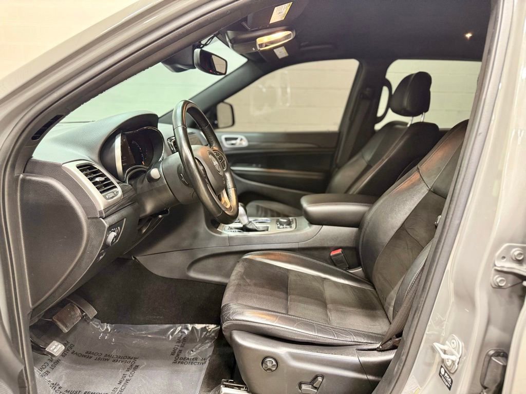 Used 2022 Jeep Grand Cherokee Laredo X AWD/4WD image 30