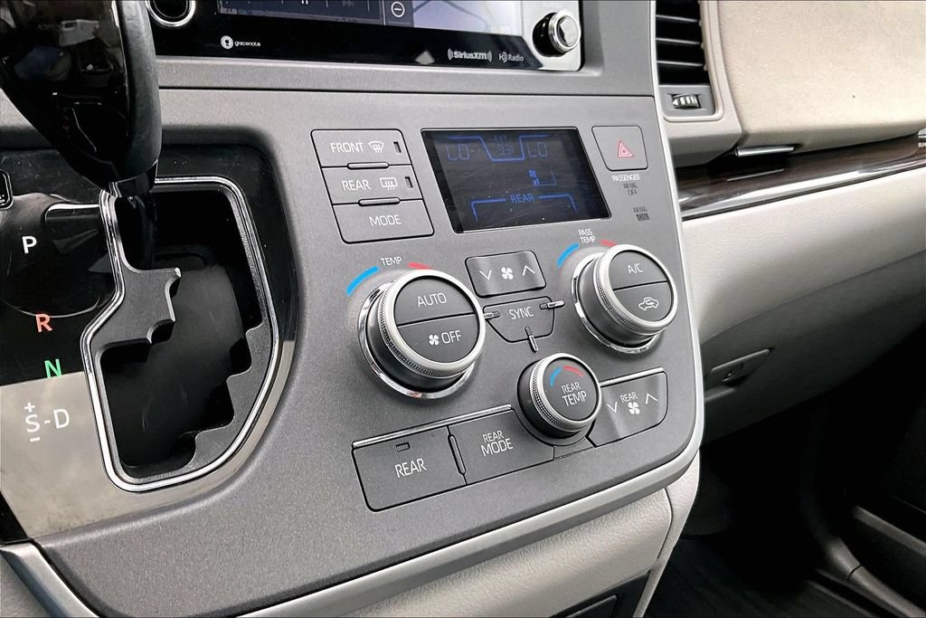 Certified 2020 Toyota Sienna XLE Premium FWD image 16