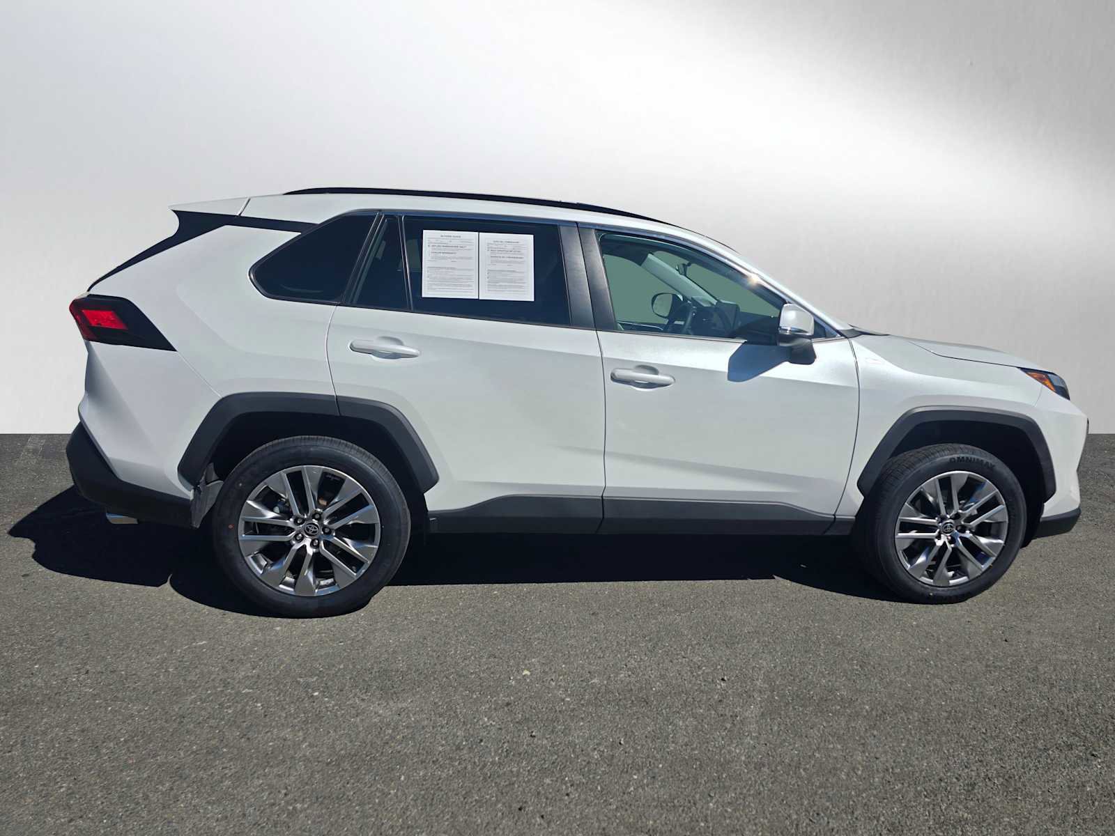 Used 2023 Toyota RAV4 XLE Premium image 2