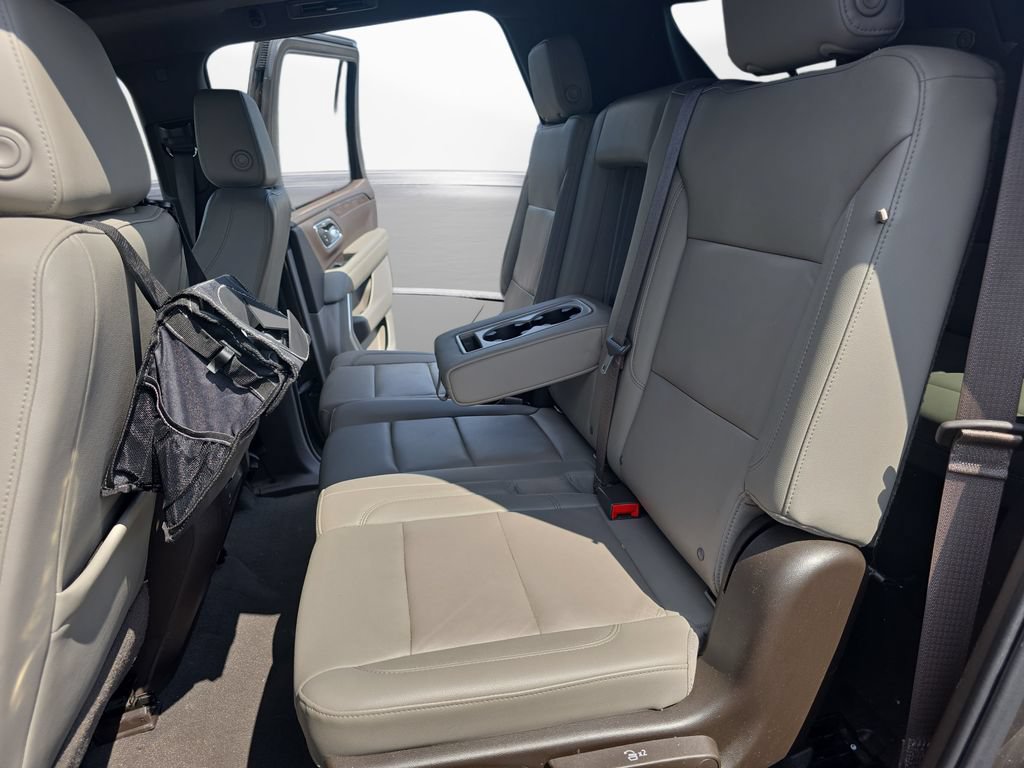 Used 2021 Chevrolet Tahoe LT w/ LT Signature Package AWD/4WD image 15