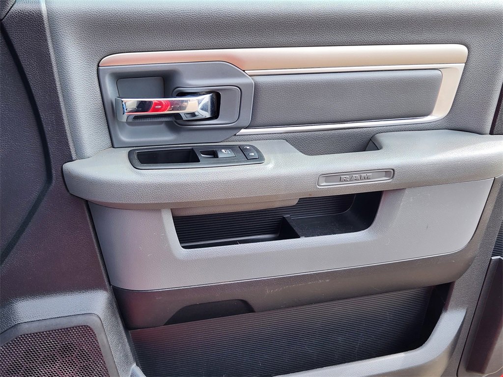 Used 2017 RAM 5500 Tradesman w/ Power & Remote Entry Group image 9