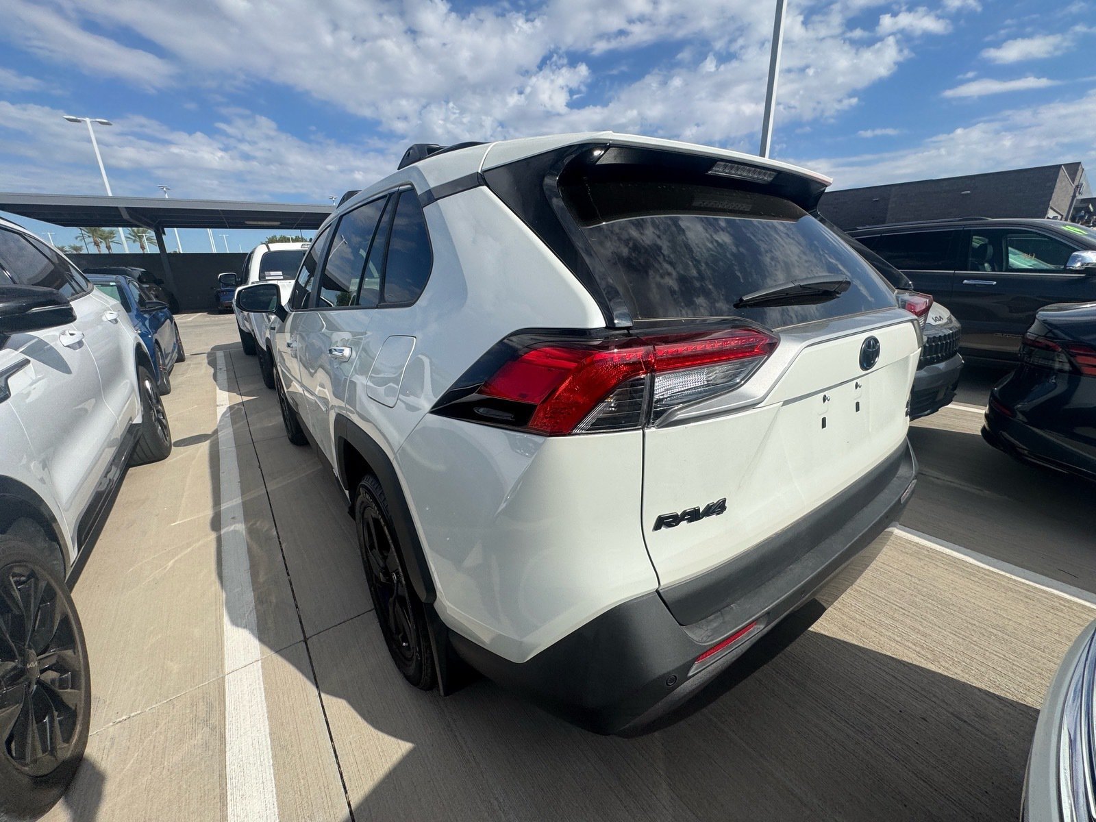 Used 2021 Toyota RAV4 Limited AWD/4WD image 4