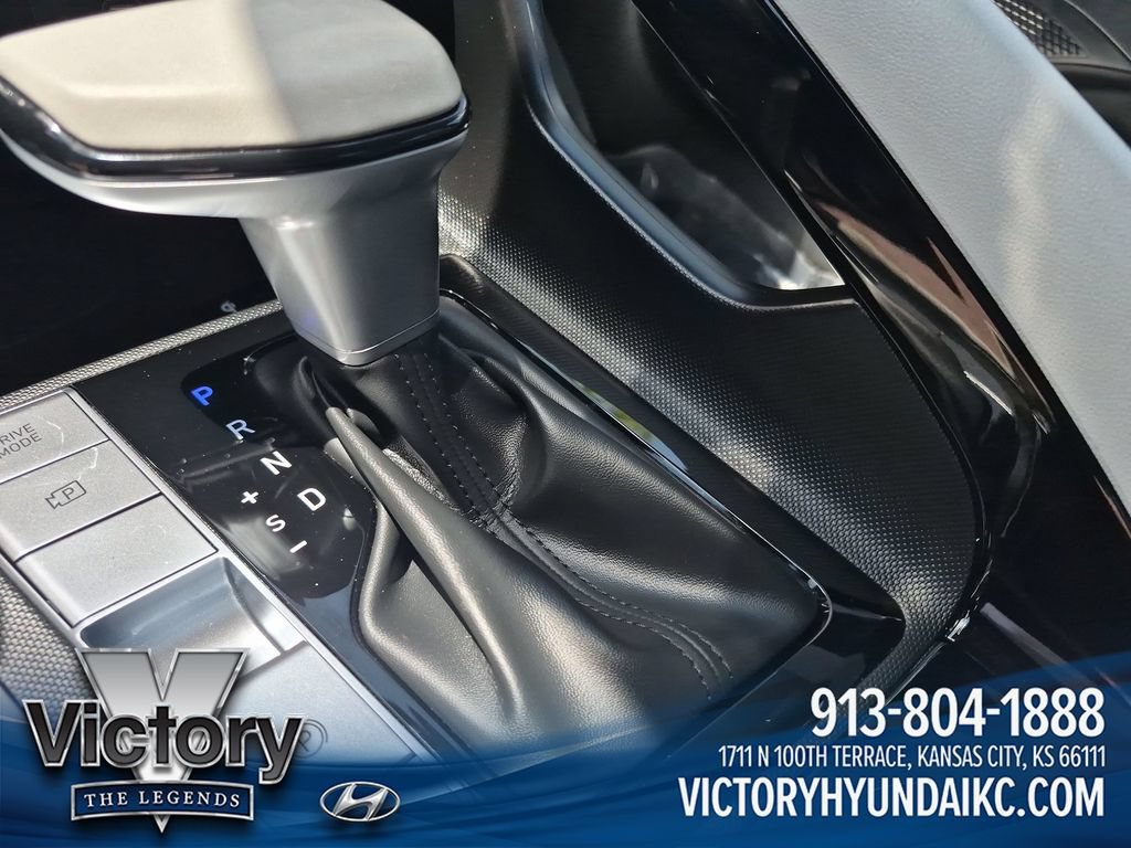 Used 2025 Hyundai Elantra Limited FWD image 24